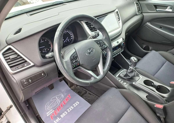 Hyundai Tucson cena 69900 przebieg: 109000, rok produkcji 2017 z Węgorzewo małe 301
